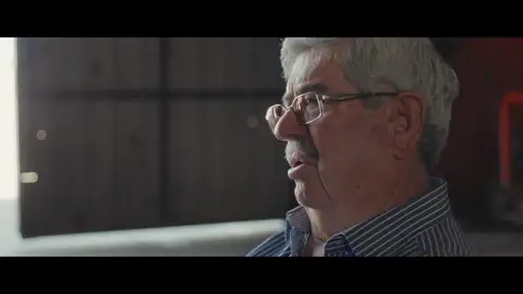 El deseo de un transportista español a quienes intentaron ocultar el caso Goodyear en España: "Que les reviente una goma y que sepan lo que es" El deseo de un transportista español a quienes intentaron ocultar el caso Goodyear en España: "Que les reviente una goma y que sepan lo que es"