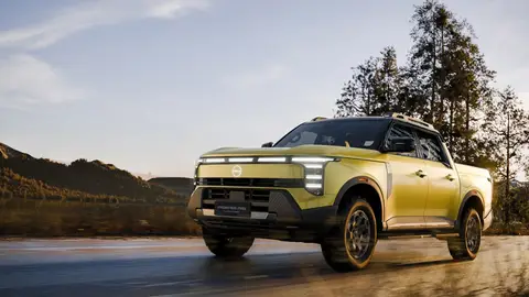 Tras EBRO, otra mítica marca de coches española está de vuelta y así sería su primera pick-up 4x4 Nissan Frontier Pro