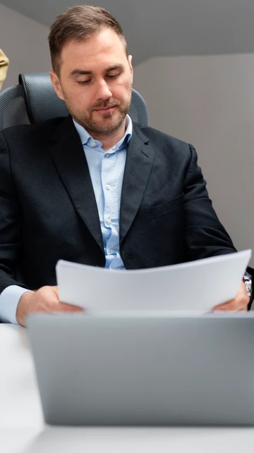 Directivo en su puesto de trabajo