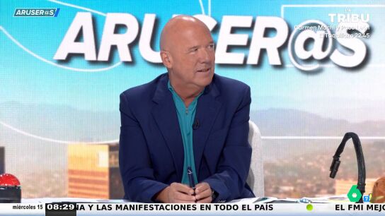 Alfonso Ar&uacute;s se mofa del "color de los inteligentes": "Gris es muy Jos&eacute; Luis Perales" 