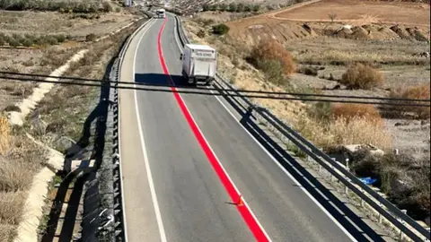 Línea roja carretera Línea roja carretera