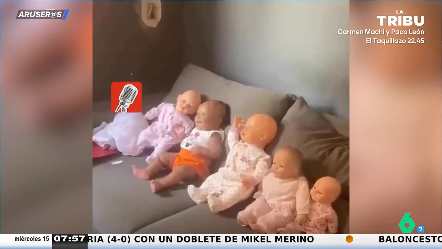 El cómico vídeo viral del bebé que se camufla con los muñecos de recién nacido El cómico vídeo viral del bebé que se camufla con los muñecos de recién nacido