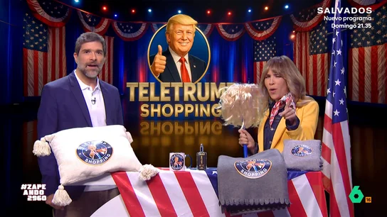 Nacho García y María Gómez presentan el último 'producto' de la tienda de Trump: una fregona hecha con su pelo Donald Trump sigue dando rienda suelta a su faceta de vendedor de teletienda y promociona su nuevo reloj, disponible en su tienda oficial en la que hay todo tipo de productos. Nacho García y María Gómez 'venden' el último en este vídeo.
