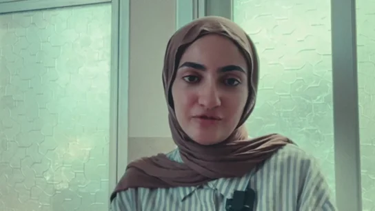 ¿Qué hay más poderoso en medio de un maldito genocidio que dar a luz?": la joven gazatí Nour Alzaqa, sobre la maternidad en tiempos de guerra en Gaza ¿Qué hay más poderoso en medio de un maldito genocidio que dar a luz?": la joven gazatí Nour Alzaqa, sobre la maternidad en tiempos de guerra en Gaza