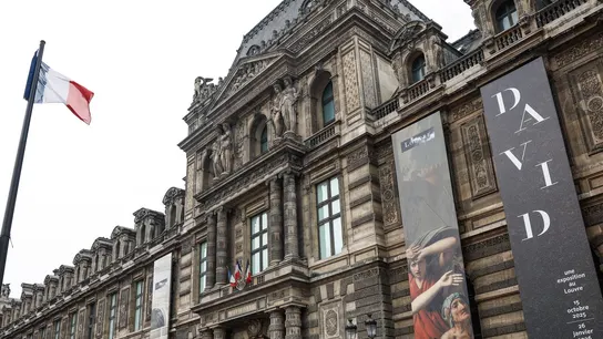 Fachada del Museo del Louvre Fachada del Museo del Louvre