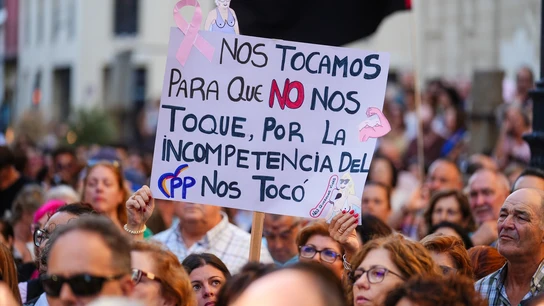 Concentración contra el fallo de los cribados del cáncer de mama en Andalucía. Concentración contra el fallo de los cribados del cáncer de mama en Andalucía.