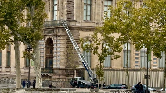Imagen del montacargas usado por ladrones en el Museo del Louvre Imagen del montacargas usado por ladrones en el Museo del Louvre