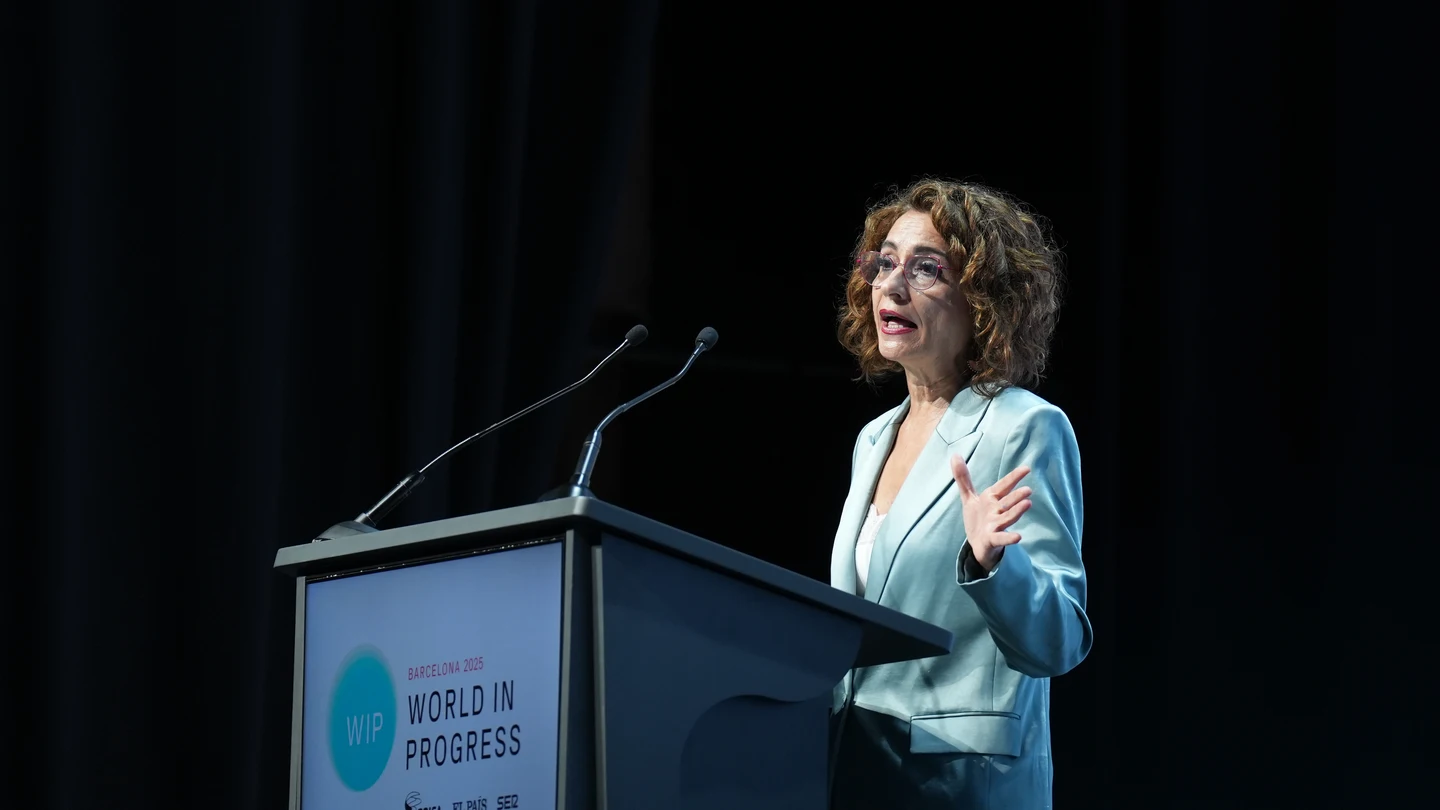 La vicepresidenta primera del Gobierno y ministra de Hacienda, María Jesús Montero, durante la segunda edición del foro 'World in Progress' La vicepresidenta primera del Gobierno y ministra de Hacienda, María Jesús Montero, durante la segunda edición del foro 'World in Progress'
