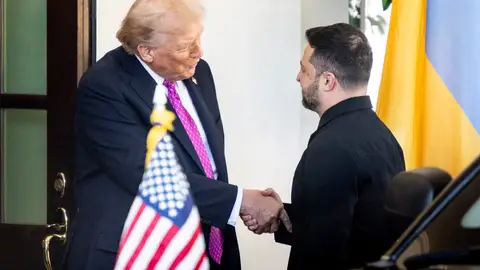 Donald Trum recibe a Vladamir Zelenski, antes de su reunión en la Casa Blanca El presidente estadounidense, Donald Trum recibe al presidente ucraniano, Vladamir Zelenski, antes de su reunión en la Casa Blanca