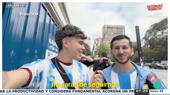 El vídeo del youtuber que muestra los servicios más absurdos de Latinoamérica: "Un falso Messi por 300 dólares" El vídeo del youtuber que muestra los servicios más absurdos de Latinoamérica: "Un falso Messi por 300 dólares"