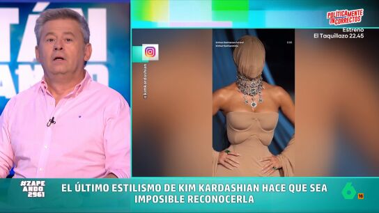 La celebrity escogi&oacute; un rompedor dise&ntilde;o de Maison Margiela que inclu&iacute;a un velo que tapaba por completo su rostro. Adem&aacute;s, a&ntilde;adi&oacute; a su look un chocker de grandes dimensiones de piedras preciosas y diamantes. 