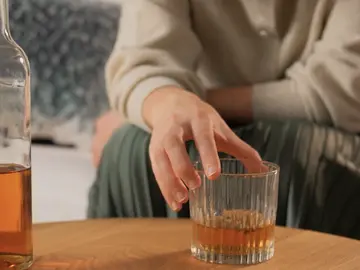 Así cambia tu cerebro cuando te excedes con el alcohol, según un estudio Así cambia tu cerebro cuando te excedes con el alcohol, según un estudio