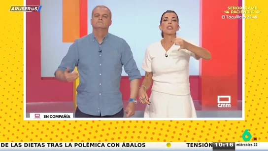 Una espectadora invitada al plató de 'En Compañía' tras ganar el jamón: "Solo mi marido y yo, los amigos que se vayan a la puñeta" Una espectadora invitada al plató de 'En Compañía' tras ganar el jamón: "Solo mi marido y yo, los amigos que se vayan a la puñeta"