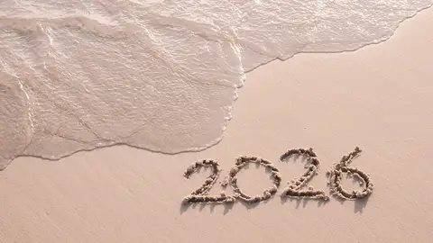 Foto con el año 2026 en la playa Foto con el año 2026 en la playa