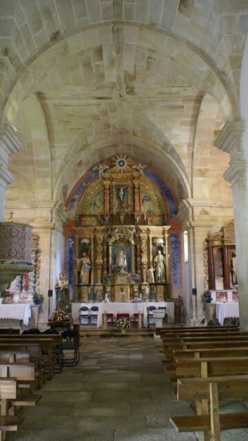 Interior del Santuario de la Tuiza