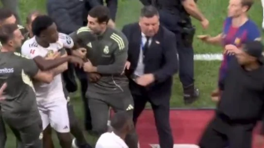 Vinícius, De Jong y Raphinha Vinícius, De Jong y Raphinha