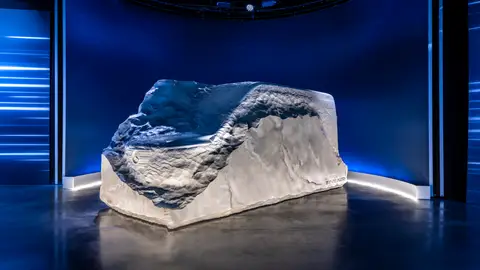 Escultura The Boulder Mercedes-Benz  Escultura The Boulder Mercedes-Benz