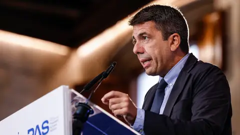 El president de la Generalitat, Carlos Mazón, asiste a la presentación de un proyecto educativo en el Palau de la Generalitat El president de la Generalitat, Carlos Mazón, asiste a la presentación de un proyecto educativo en el Palau de la Generalitat