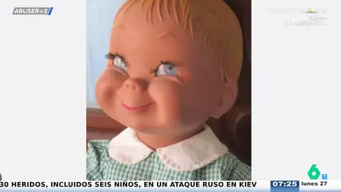 Angie Cárdenas cuenta la historia del muñeco maldito: "Lo han metido en una urna con agua bendita, pero sigue haciendo de las suyas" Angie Cárdenas cuenta la historia del muñeco maldito: "Lo han metido en una urna con agua bendita, pero sigue haciendo de las suyas"
