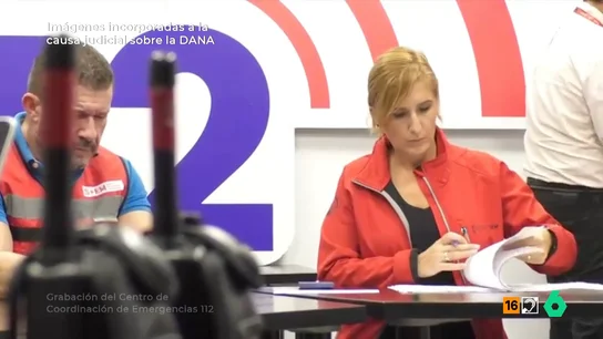 La primera hora del CECOPI de la DANA: de plantear el ES-Alert a la vicepresidenta que se desconectó por ir a una gala empresarial Equipo de Investigación reconstruye en este vídeo el inicio del CECOPI el día de la DANA a las 17:00 de la tarde, mientras solo una hora más tarde el agua invadía sin control el casco urbano de Chiva.