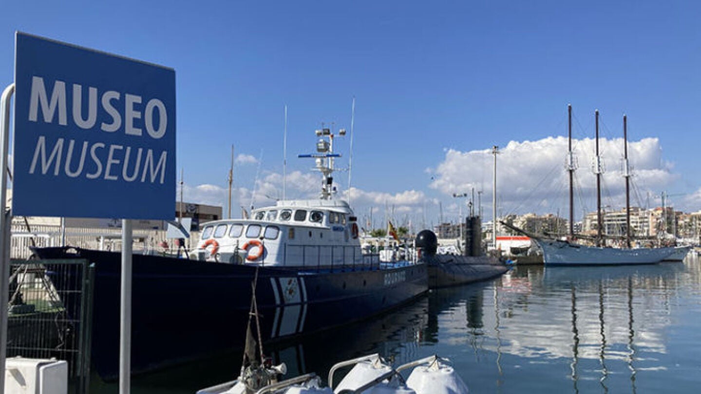 Submarino S‑61 Delf&iacute;n de la Armada Espa&ntilde;ola en Torrevieja