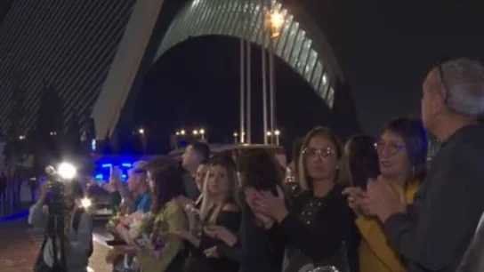 Pasillo humano a la salida del funeral por las víctimas de la DANA.  Pasillo humano a la salida del funeral por las víctimas de la DANA.