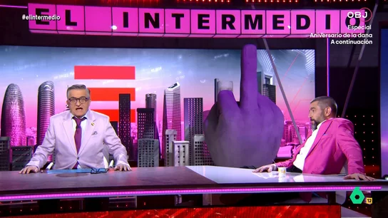 Wyoming, al saber que el emérito llama "insensible" a Felipe VI en sus memorias: "Va a pasar de ser 'el soso' a 'el gélido'" El próximo tres de diciembre se publicarán las memorias del rey Juan Carlos I, que ha titulado 'Reconciliación'. En las mismas habla sobre su reinado y, además, sobre su relación con la reina Sofía, su hijo o la reina Letizia.