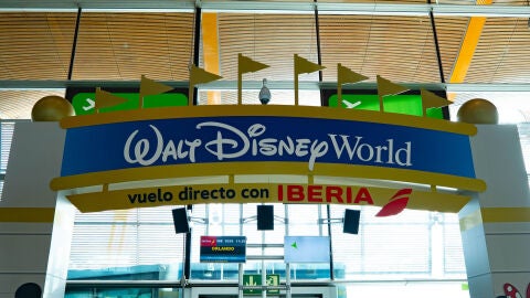 Arco de Walt Disney World en el aeropuerto de Orlando