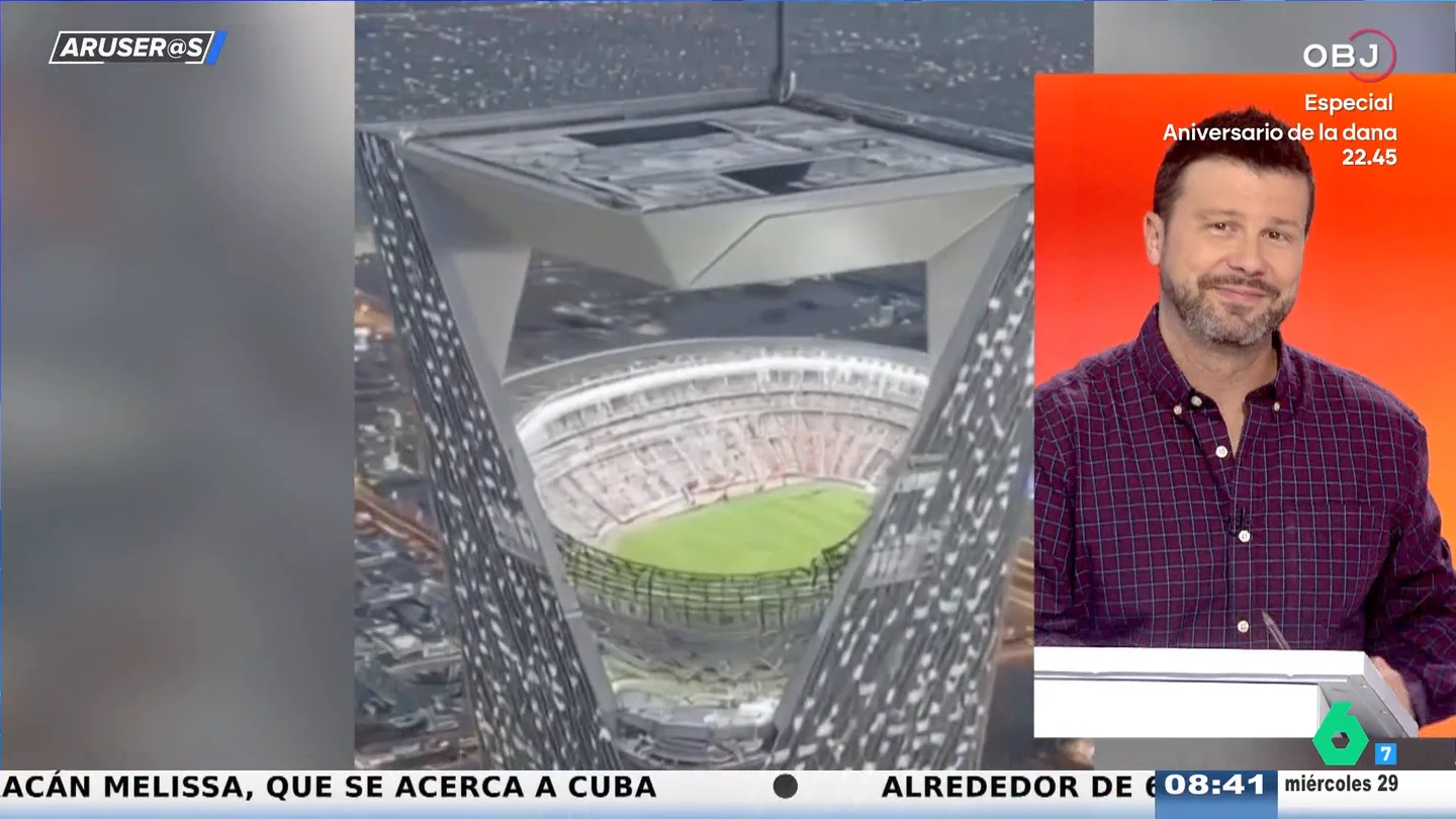 Marc Redondo, sobre el estadio en el cielo del Mundial de 2034: "Si Sergio Ramos tira un penalti, ¿dónde va a buscar el balón?" Marc Redondo, sobre el estadio en el cielo del Mundial de 2034: "Si Sergio Ramos tira un penalti, ¿dónde va a buscar el balón?"