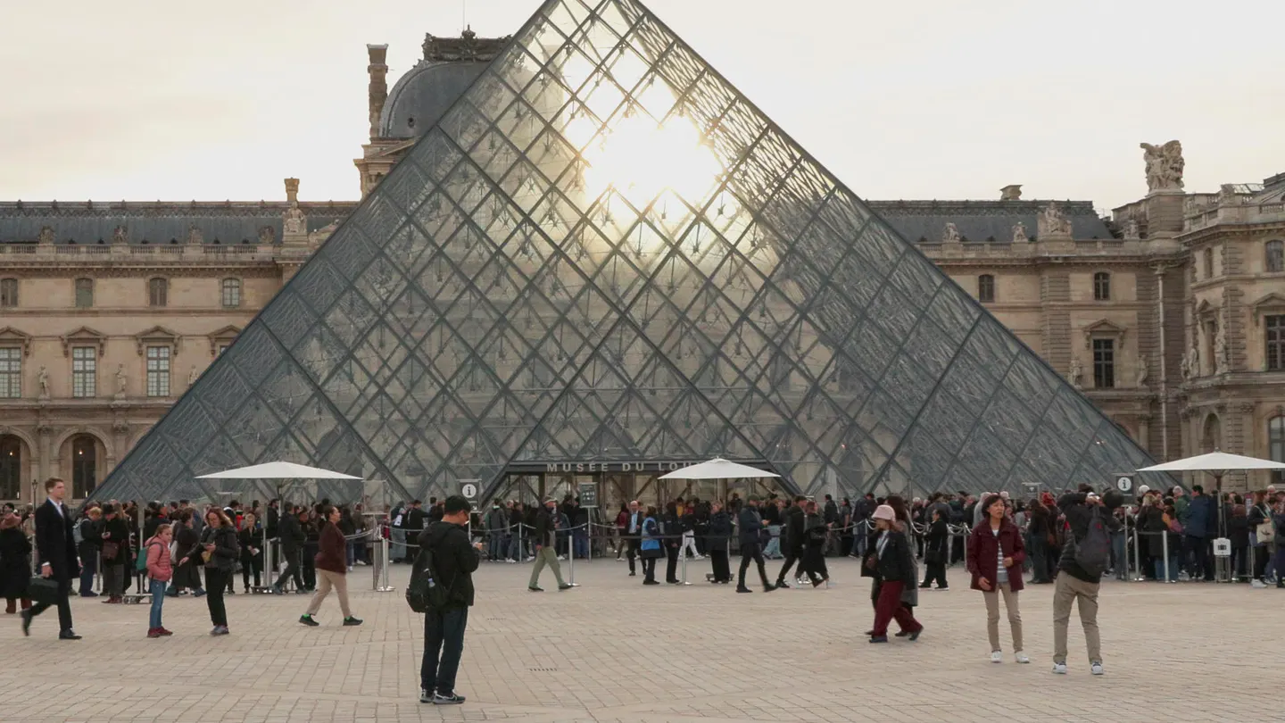 Museo del Louvre de París, el más visitado del mundo. Museo del Louvre de París, el más visitado del mundo.