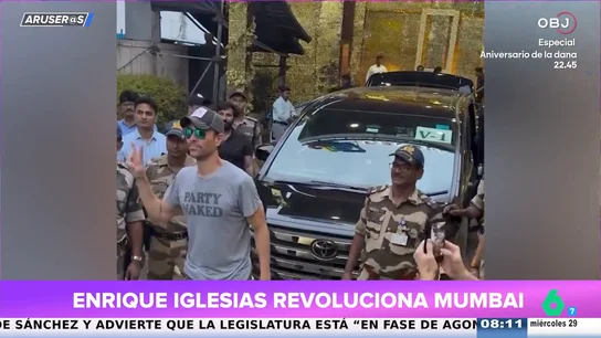 Alfonso Arús analiza el vídeo de Enrique Iglesias revolucionando Mumbai: "Con la gorra, como si fuera Trump" Alfonso Arús analiza el vídeo de Enrique Iglesias revolucionando Mumbai: "Con la gorra, como si fuera Trump"