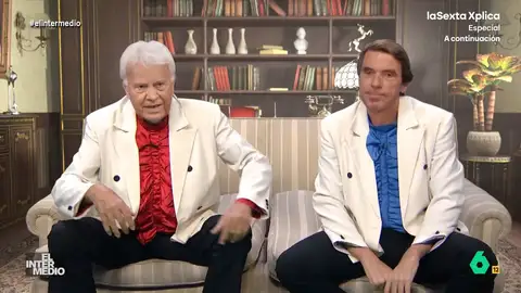 'Aznarito y Felipón' recuerdan sus casos de financiación ilegal: "Nosotros en el PP los teníamos a porrillo" "Me vas a comparar tú los sobres esos con el logo del PSOE llenos de calderilla con los que circulaban por Génova 13", comenta 'Aznarito' en este vídeo donde, mientras ve a Sánchez en el Senado, recuerda los casos Naseiro y Gürtel.