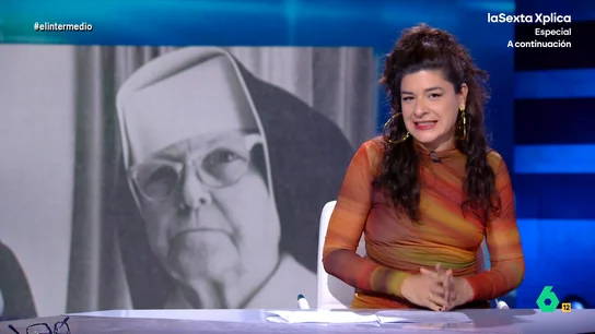 Nerea Pérez de las Heras explica por qué "lo monja está de moda": "No tiene nada que ver con las que daban collejas en el cole" Rosalía, Lilly Allen, 'Los domingos'... lo monjil está de moda entre los jóvenes y Nerea Pérez de las Heras analiza en este vídeo una tendencia que se entiende más como una propuesta estética y subversiva que como una vuelta a lo religioso.