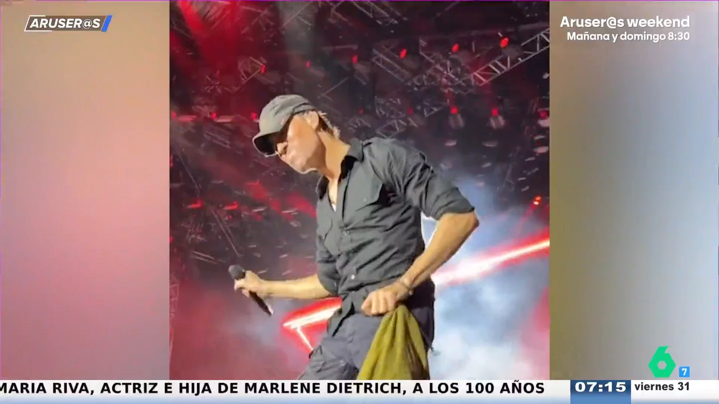 El vídeo del espectacular concierto de Enrique Iglesias en India con pirotecnia y más de 60.000 personas El vídeo del espectacular concierto de Enrique Iglesias en India con pirotecnia y más de 60.000 personas