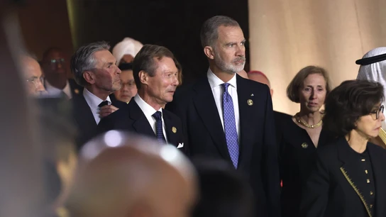 El rey, junto a los jefes de Estado y de Gobierno invitados a la ceremonia de inauguración del Gran Museo Egipcio. El rey, junto a los jefes de Estado y de Gobierno invitados a la ceremonia de inauguración del Gran Museo Egipcio.