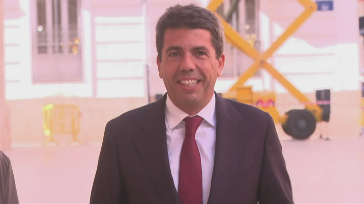 Hasta 87.000 euros durante 15 años: el sueldo de Mazón si logra que se considere su legislatura terminada Hasta 87.000 euros durante 15 años: el sueldo de Mazón si logra que se considere su legislatura terminada