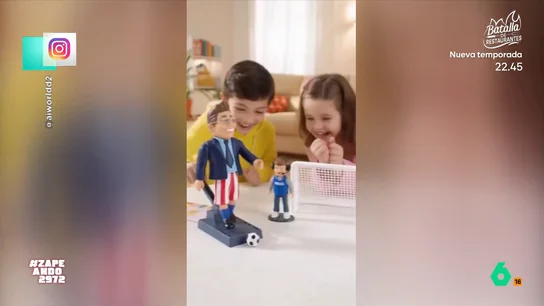 De 'Almeida Tirapenaltis' al misterioso 'M. Rajoy': la IA convierte a los políticos en delirantes anuncios de juguetes La inteligencia artificial no deja de sorprender. En esta ocasión con dos divertidos vídeos en los que José Luis Martínez-Almeida y Mariano Rajoy protagonizan dos divertidos anuncios de juguetes.