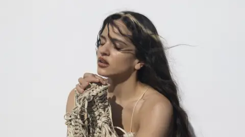 Rosalía publica su cuarto disco, Lux Rosalía publica su cuarto disco, Lux