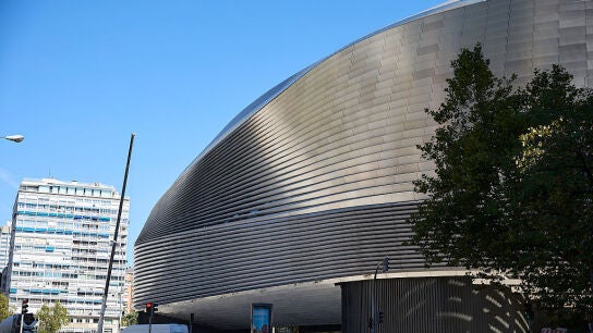 Imagen de los exteriores del Santiago Bernab&eacute;u
