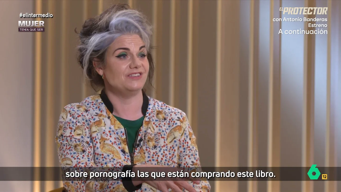 Caitlin Moran habla de las criticas que ha recibido tras su último libro: "Me acusaron de querer convertir a los hombres en mujeres" Caitlin Moran habla de las criticas que ha recibido tras su último libro: "Me acusaron de querer convertir a los hombres en mujeres"