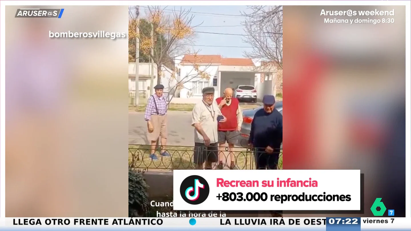 El conmovedor vídeo homenaje de unos abuelos al recrear su infancia que emociona las redes El conmovedor vídeo homenaje de unos abuelos al recrear su infancia que emociona las redes