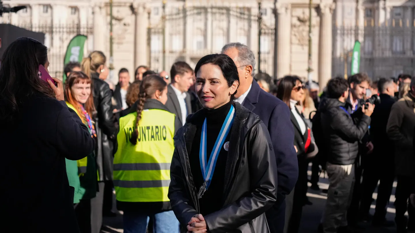 La presidenta de la Comunidad de Madrid, Isabel Díaz Ayuso, a su llegada a la eucaristía por la festividad de la Virgen de la Almudena, patrona de Madrid. La presidenta de la Comunidad de Madrid, Isabel Díaz Ayuso, a su llegada a la eucaristía por la festividad de la Virgen de la Almudena, patrona de Madrid.