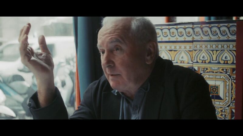 La canción inédita de Víctor Manuel dedicada a los que "van con la puta bandera en el perrito" y ponen "la puta bandera en el balcón" 