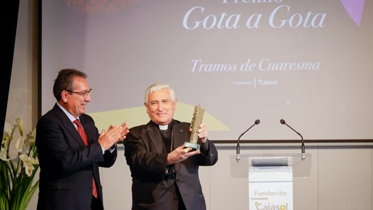 El obispo de Cádiz y Ceuta, Rafael Zornoza, recibe un premio El obispo de Cádiz y Ceuta, Rafael Zornoza, recibe un premio
