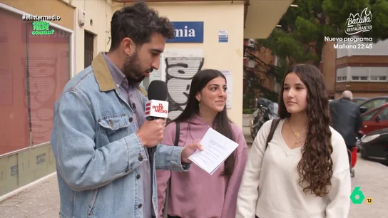 Una chica afirma que el gobierno de coalición está formado por PP y PSOE: "Se juntaron o algo así muy raro" ¿Qué conocimientos tienen los jóvenes sobre cultura general? Isma Juárez ha salido a la calle para ponerles a prueba en su concurso '¿Quién es Felipe González?'. Descubre sus respuestas en el vídeo principal.