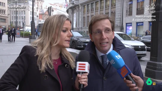 Almeida se muestra tajante cuando Andrea Ropero le pregunta por los de Abascal: "Nosotros no votamos de la mano de Vox" Almeida se muestra tajante cuando Andrea Ropero le pregunta por los de Abascal: "Nosotros no votamos de la mano de Vox"