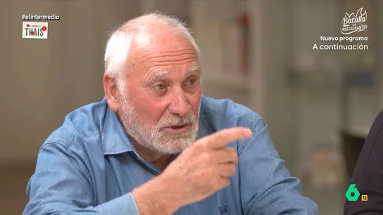 Un jubilado intenta 'ligar' con Thais Villas: "Te iba a preguntar... ¿Tú estás sola?" Thais Villas pregunta en un centro para jubilados y pensionistas cómo han llevado el reparto de las tareas del hogar. En este vídeo, la reportera de El Intermedio recibe todo tipo de respuestas, y alguna que otra sorpresa.