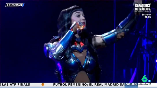 Katy Perry deslumbra en su concierto en Madrid y usa en 'aplausómetro' para elegir dos canciones Katy Perry deslumbra en su concierto en Madrid y usa en 'aplausómetro' para elegir dos canciones