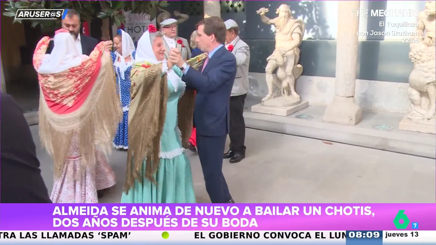 Alfonso Arús analiza el vídeo de Almeida bailando un chotis: "Parece un pelícano" Alfonso Arús analiza el vídeo de Almeida bailando un chotis: "Parece un pelícano"