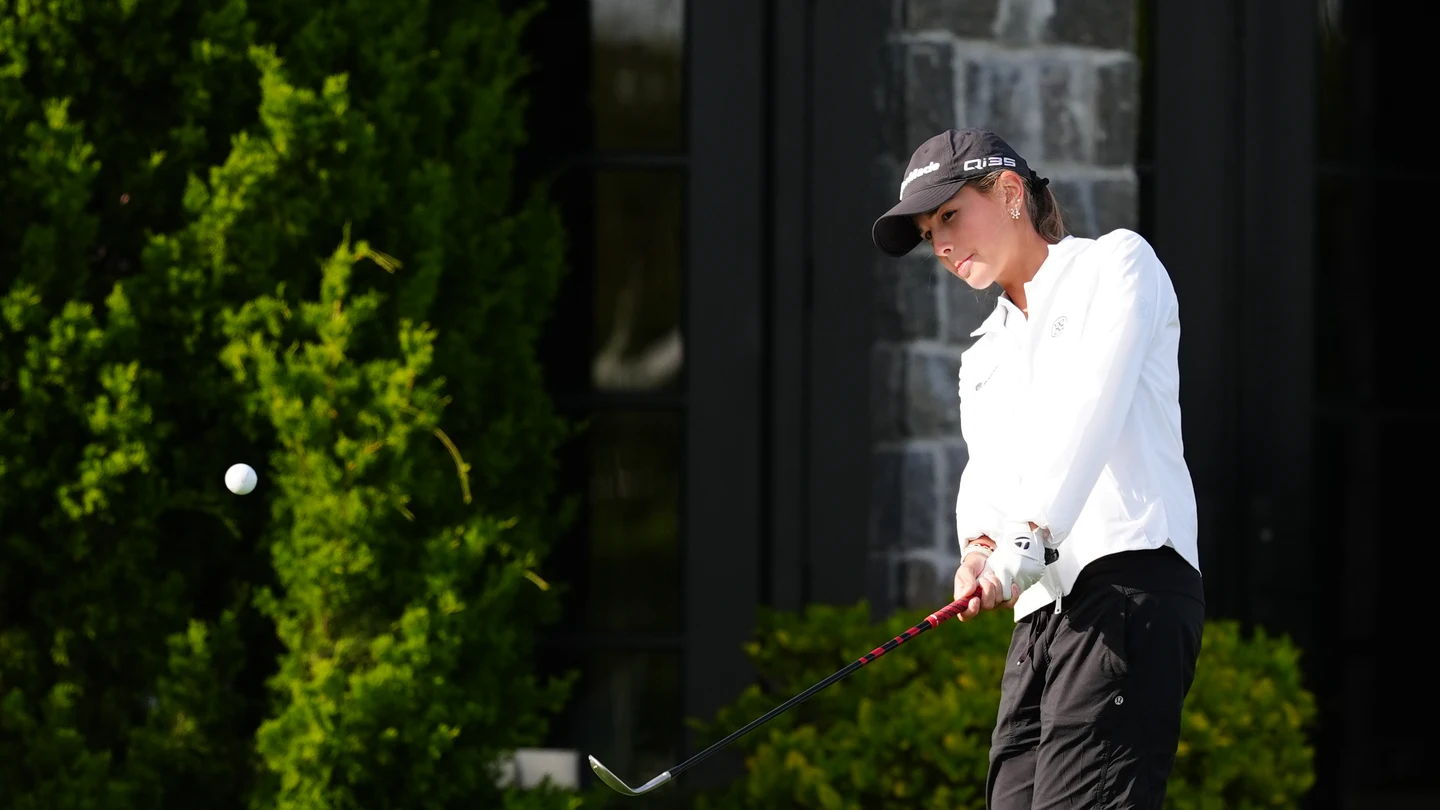 Kai Trump, practicando antes de su debut en la Liga de Golf de Estados Unidos (LPGA). Kai Trump, practicando antes de su debut en la Liga de Golf de Estados Unidos (LPGA).